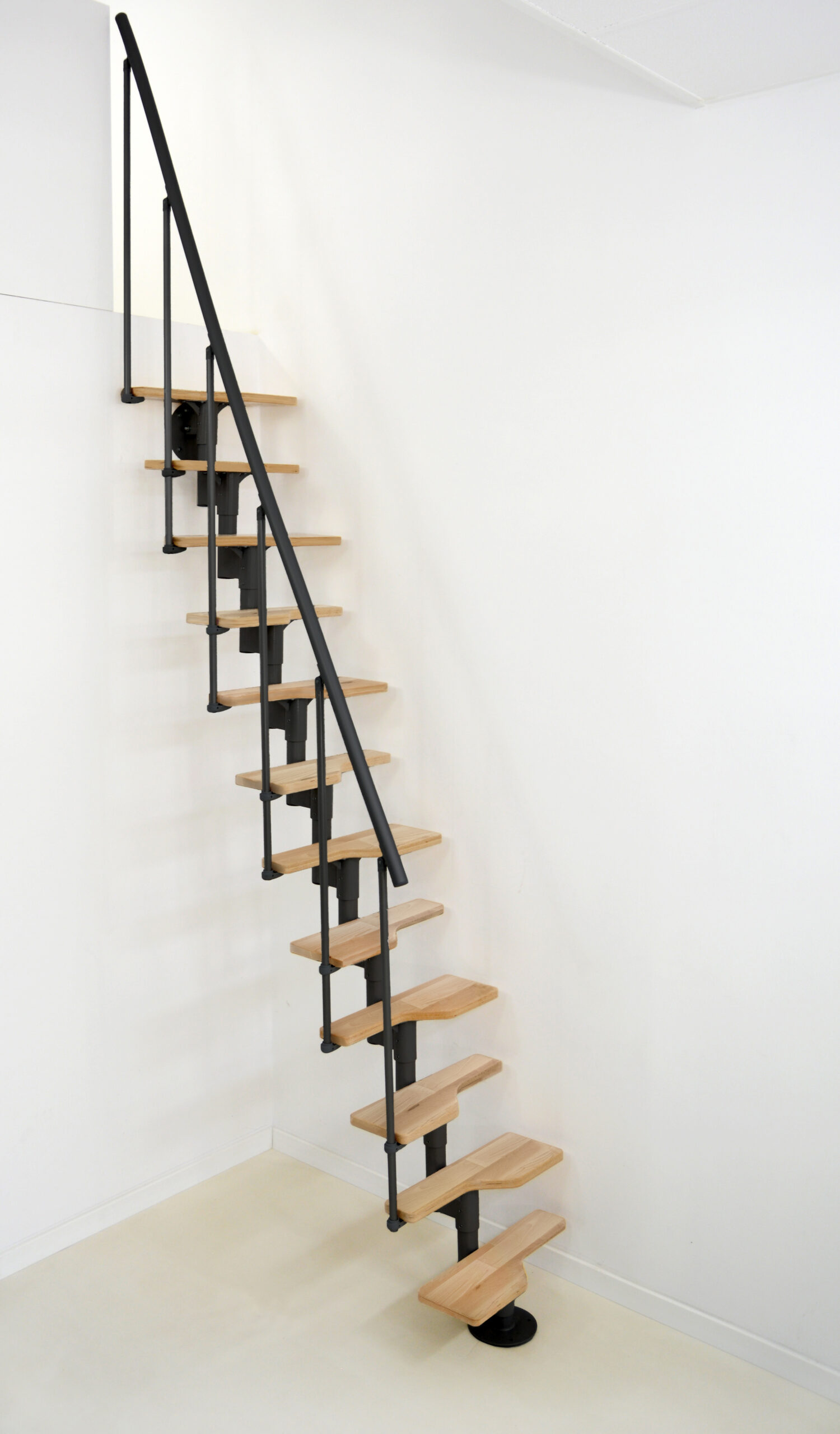 Vienna_beech_black VIENNA - Afbeelding 1